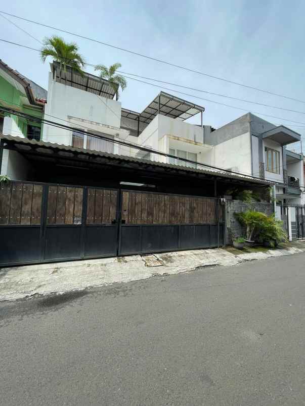 rumah mewah siap huni di menteng jakarta selatan