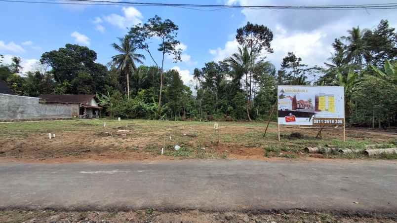 rumah mewah sisa 3 unit ada taman di borobudur