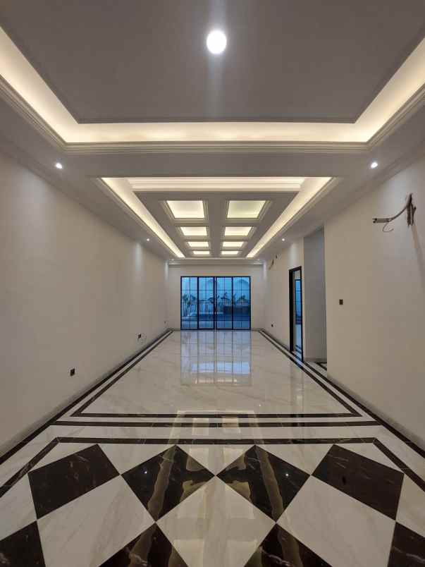 rumah mewah swimming pool jagakarsa jakarta selatan