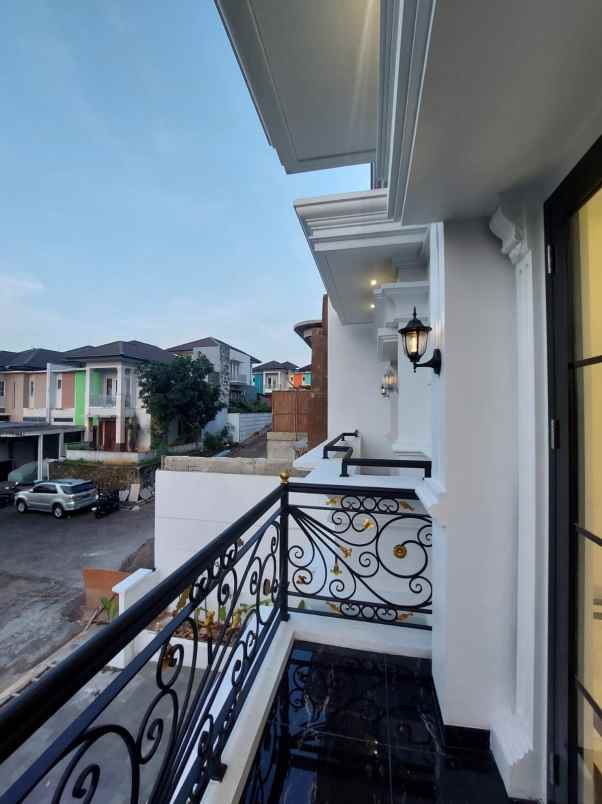 rumah mewah swimming pool jagakarsa jakarta selatan