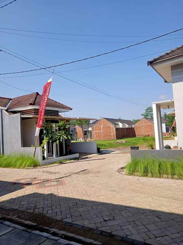 rumah minimalis modern di pakisaji malang