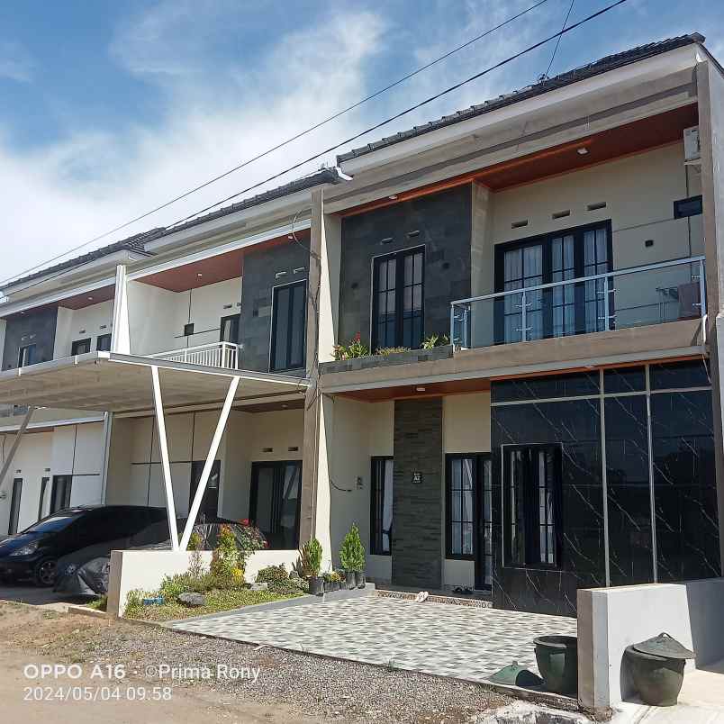 rumah minimalis modern di pakisaji malang