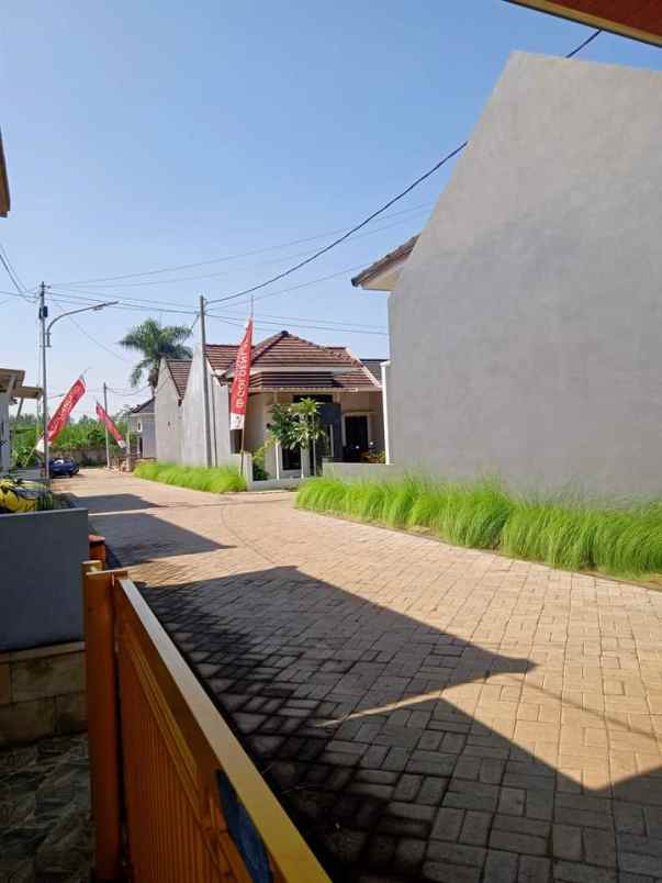 rumah minimalis modern di pakisaji malang