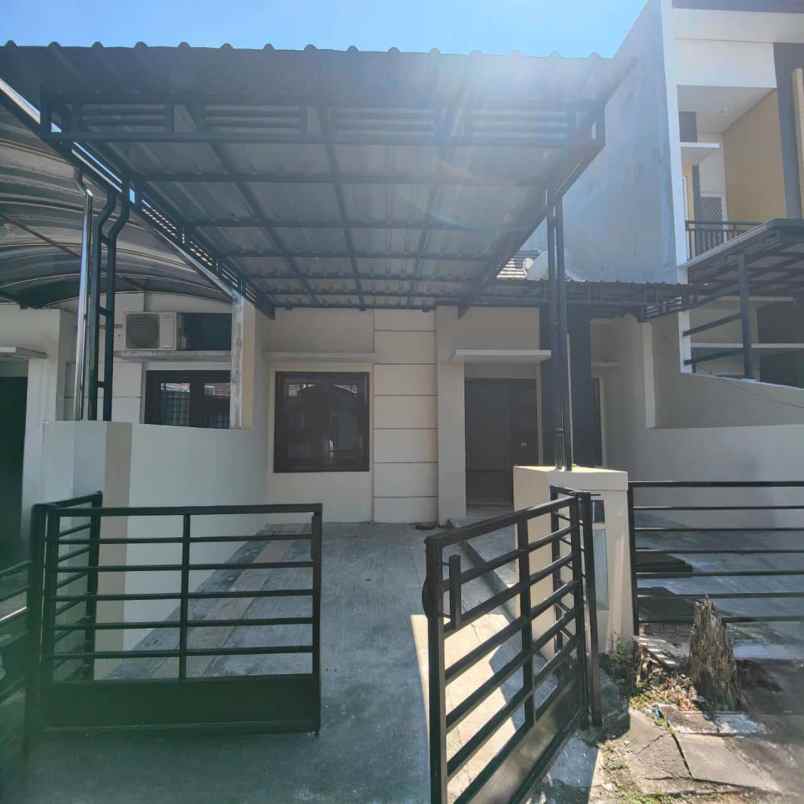 rumah minimalis siap huni taman rivera regency