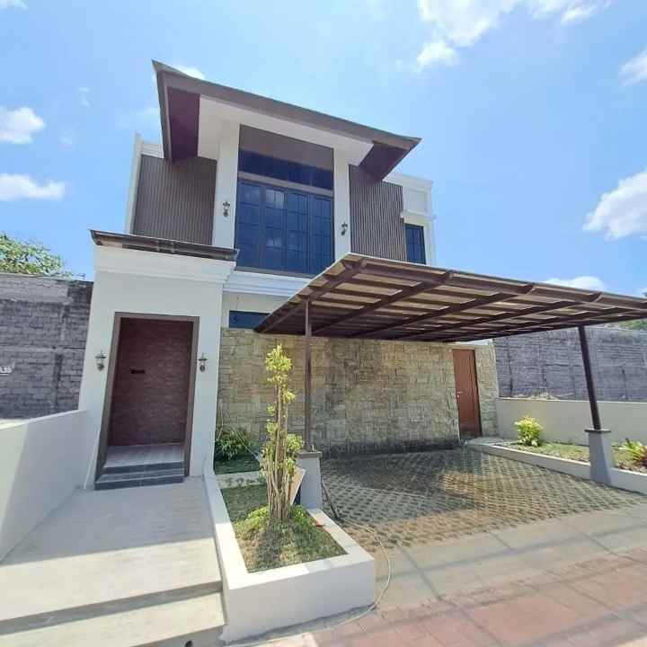 rumah modern 2 lantai di sleman dekat jalan magelang