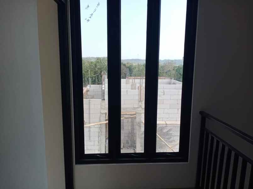 rumah modern dengan tanah luas di gamping