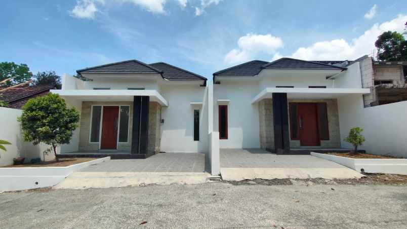 rumah modern siap huni dekat kampus umy