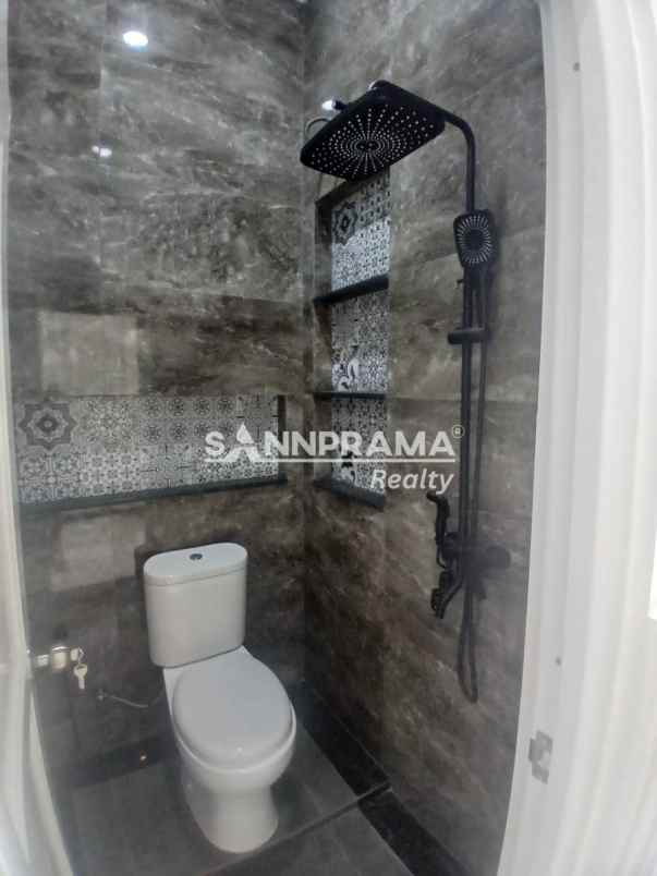 rumah modern strategis di kemang sukmajaya depok