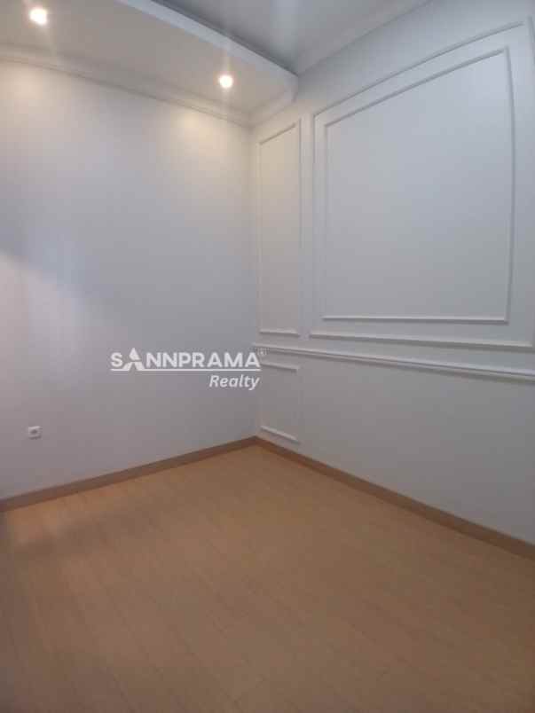 rumah modern strategis di kemang sukmajaya depok