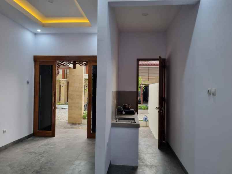 rumah one gate system sertifikat shm