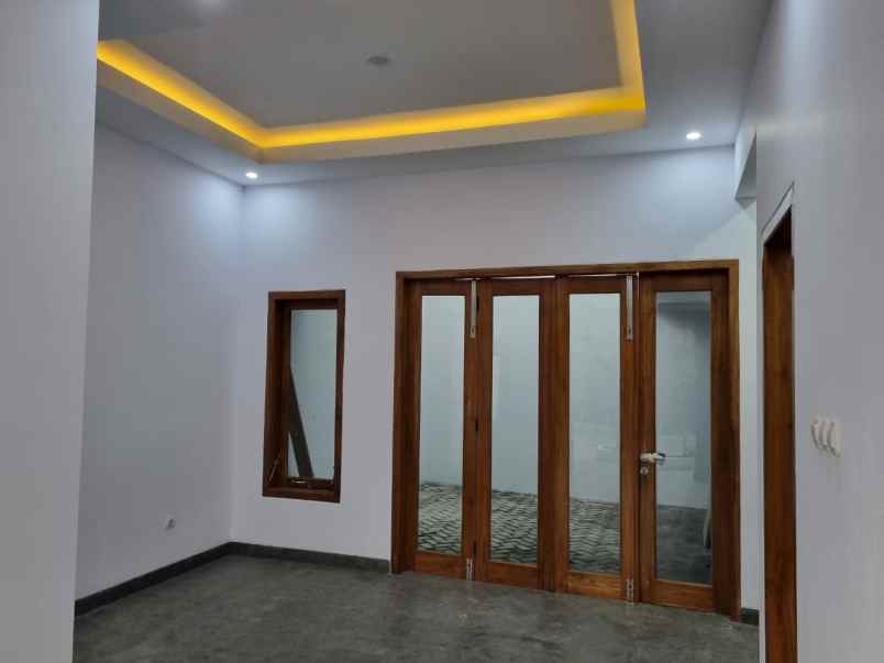 rumah one gate system sertifikat shm