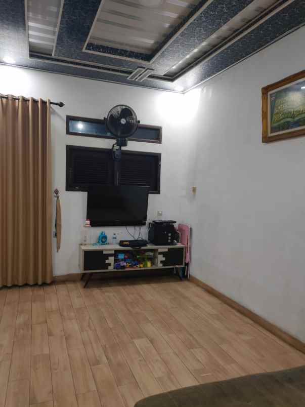 rumah pamulang dalam komplek vila dago terawat 950jt