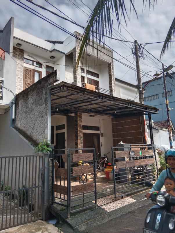 rumah pamulang dalam komplek vila dago terawat 950jt