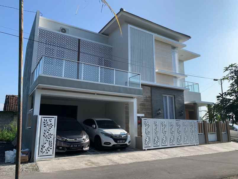 rumah premium posisi hook siap huni dekat ke jogja bay