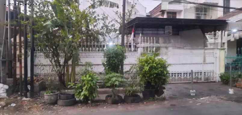 rumah pucang adi strategis