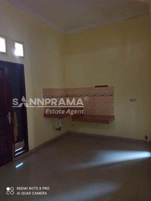 rumah second 2 lantai ciledug rn