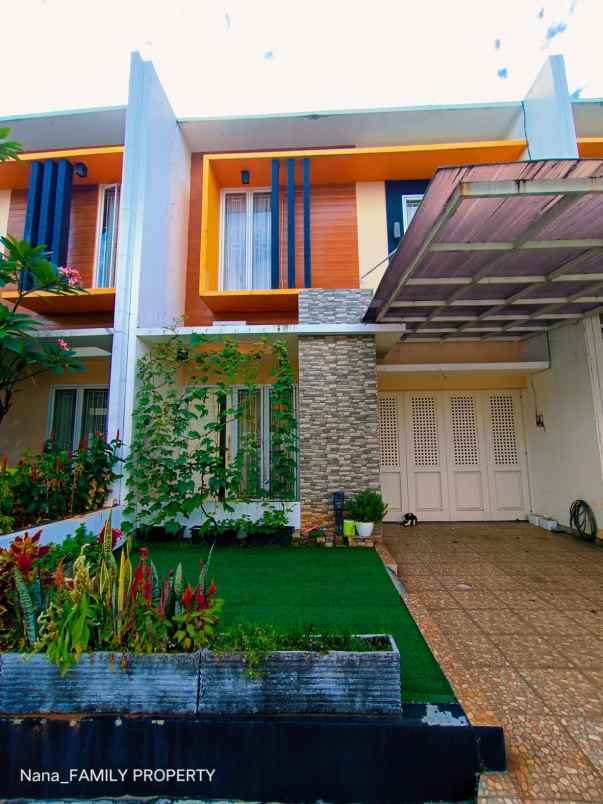 rumah second apik 2 lantai di joglo