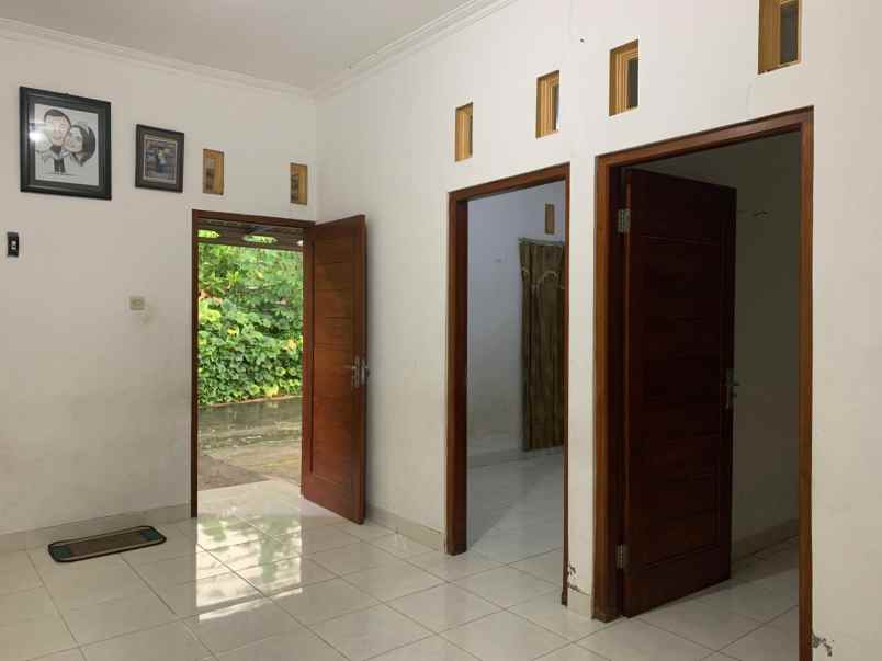 rumah second bagus terawat jalan lebar