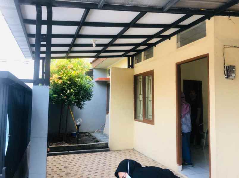 rumah second dalam cluster di ratujaya depok