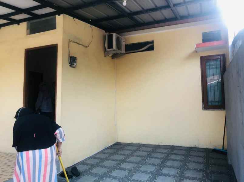 rumah second dalam cluster di ratujaya depok