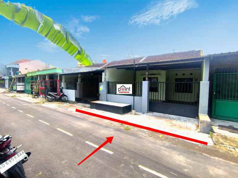 rumah second lokasi dekat bandara siap huni