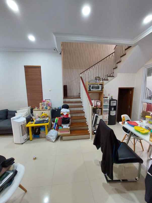 rumah second mewah murah lokasi strategis