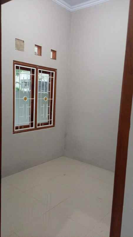 rumah second terawat dan siap huni di solo utara