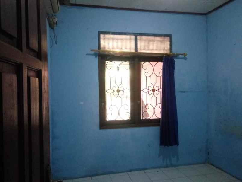 rumah seken dalam perumahan di rangkapan jaya depok