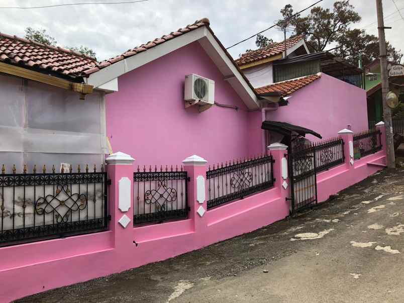 rumah seken dalam perumahan di rangkapan jaya depok