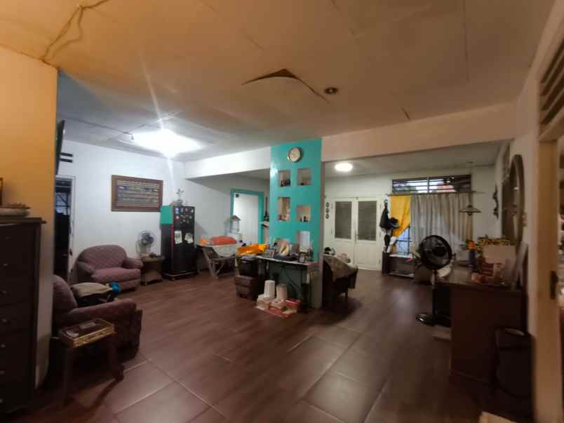 rumah seken lokasi nyaman di cakra cinere