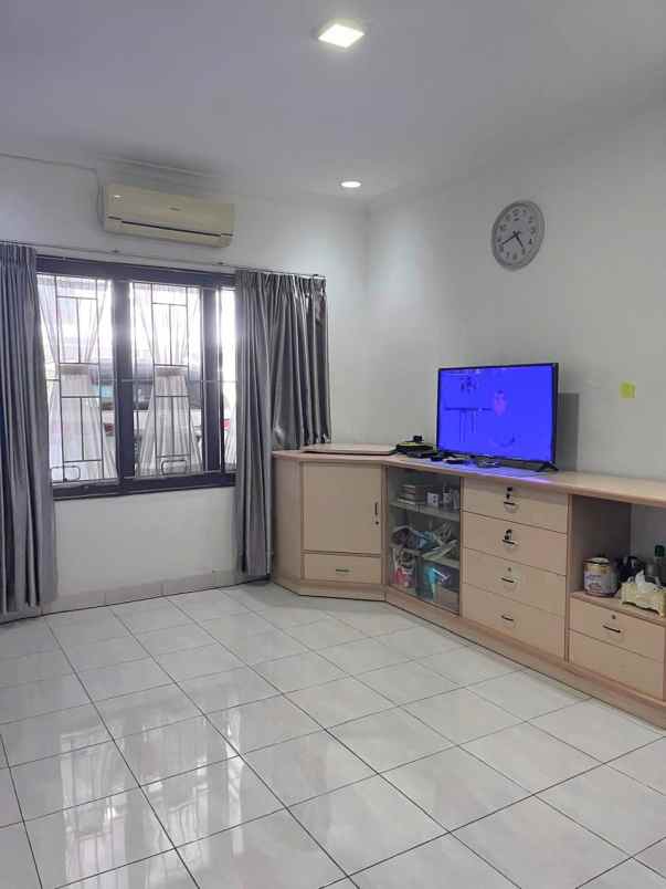 rumah siap huni di cluster aralia harapan indah bekasi