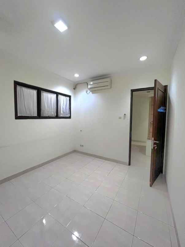 rumah siap huni di cluster aralia harapan indah bekasi