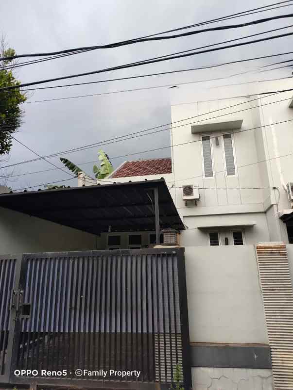 rumah siap huni di rempoa jakarta selatan