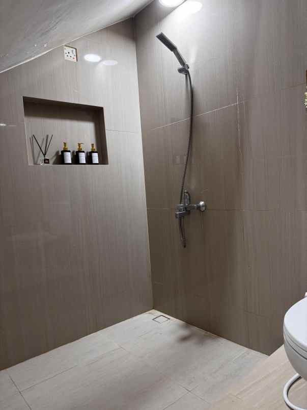 rumah siap huni di royal residence jakarta timur