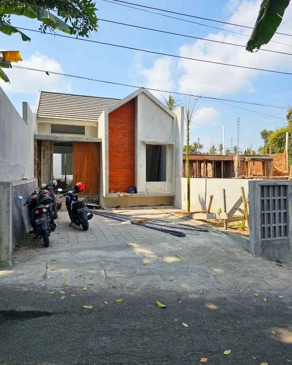 rumah siap huni di sleman dekat sleman city hall sch