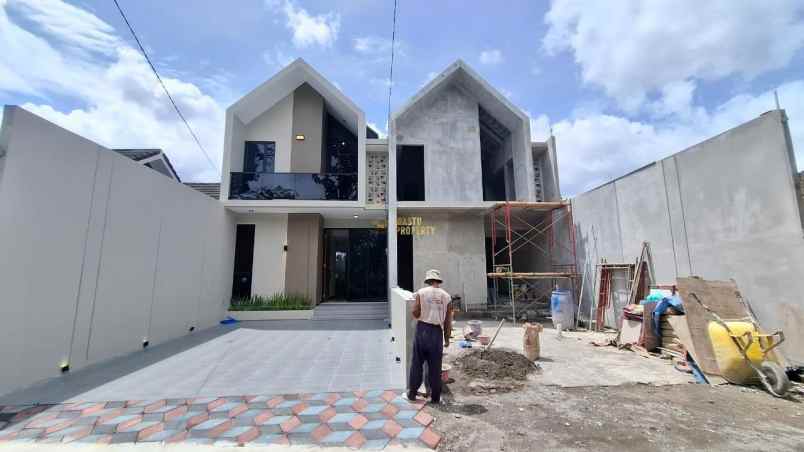 rumah siap huni full furnished di kawasan minomartani