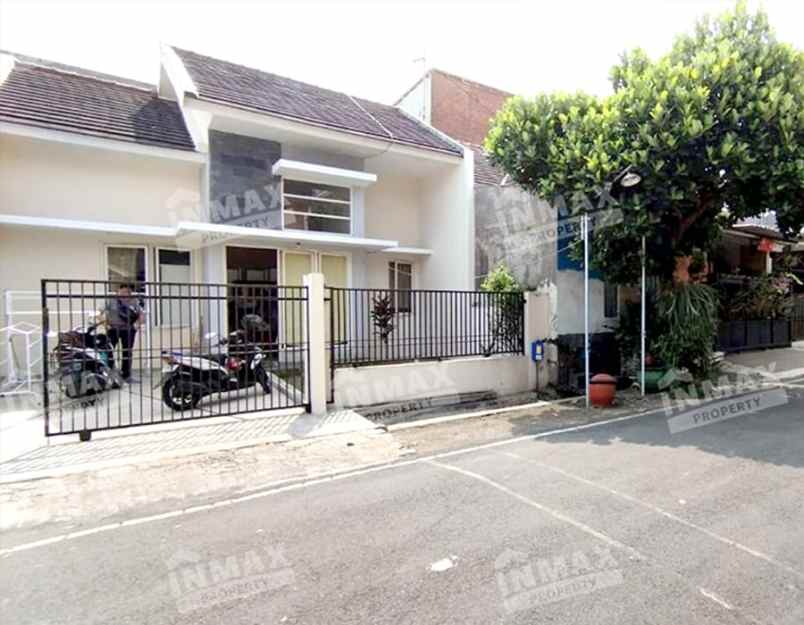 rumah siap huni lokasi strategis dekat exit tol malang