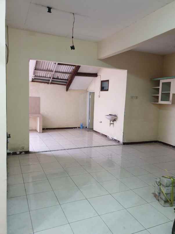 rumah siap huni rungkut mapan tengah strategis