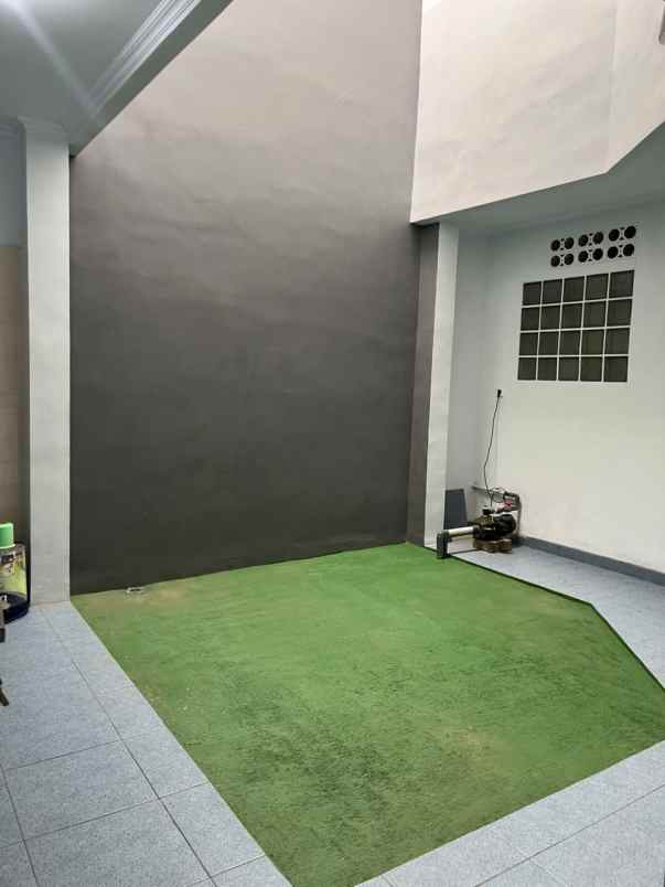 rumah tanah luas siap huni di pondok bambu