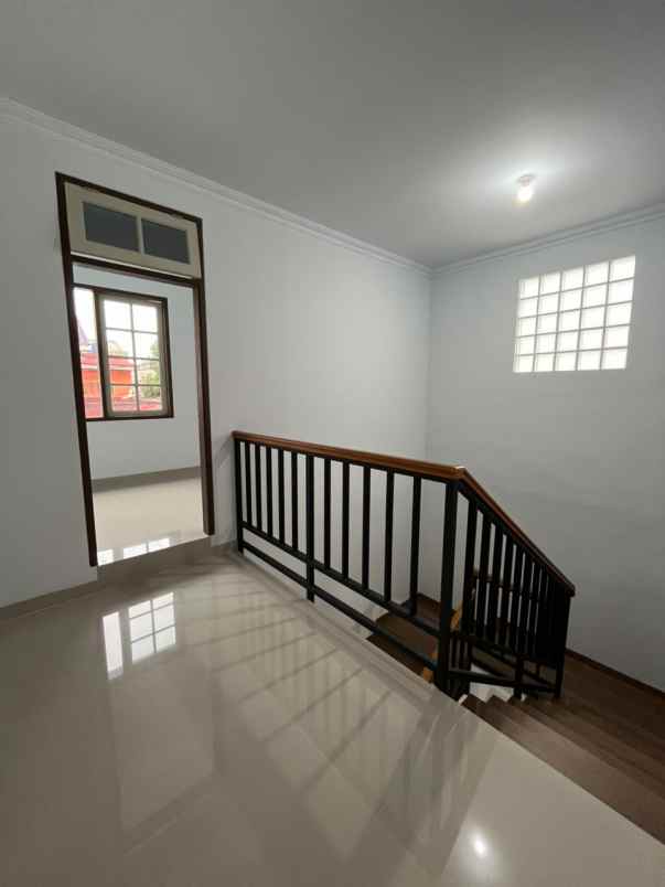 rumah tanah luas siap huni di pondok bambu