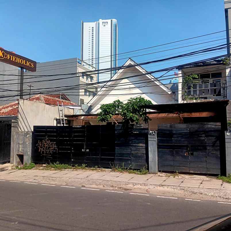 rumah tua jual tanah saja daerah strategis bendhil