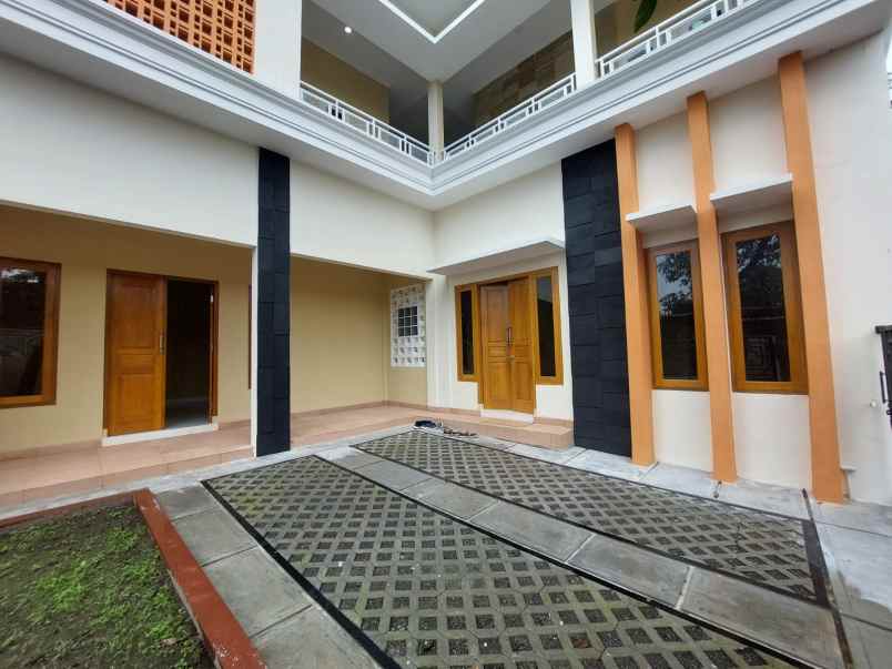 rumah unfurnished 2 lantai di ngaglik sleman