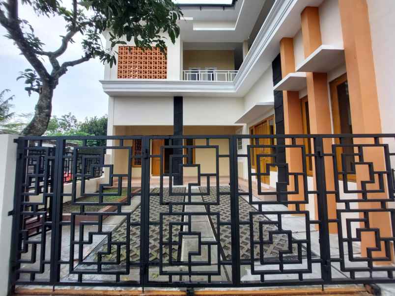 rumah unfurnished 2 lantai di ngaglik sleman