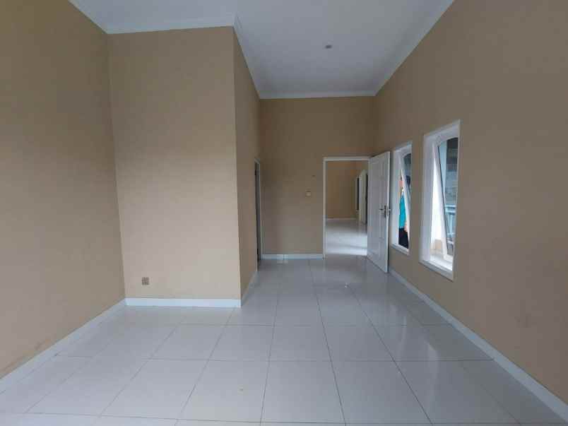 rumah unfurnished 2 lantai di ngaglik sleman