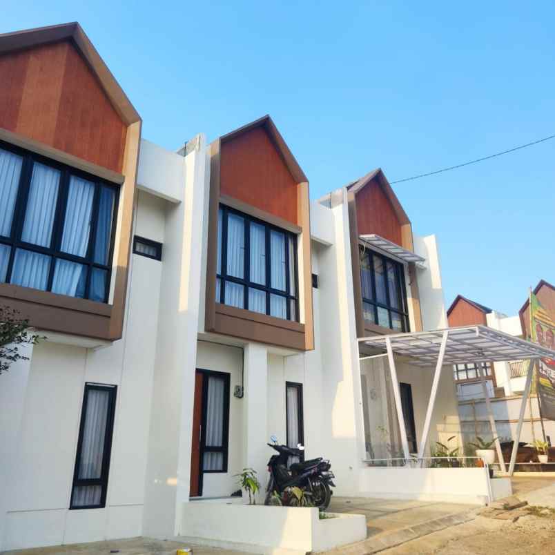 rumah villa 2 lantai lokasi strategis kota bandung