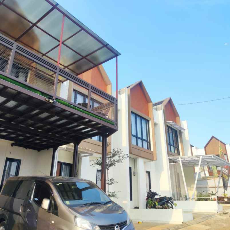 rumah villa 2 lantai lokasi strategis kota bandung