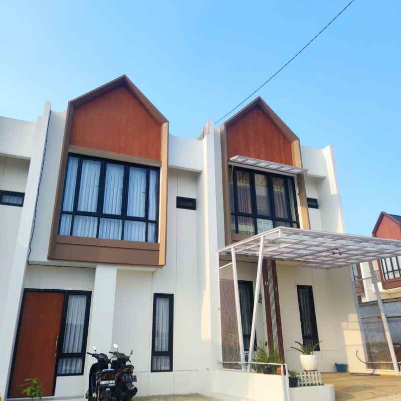 rumah villa 2 lantai lokasi strategis kota bandung