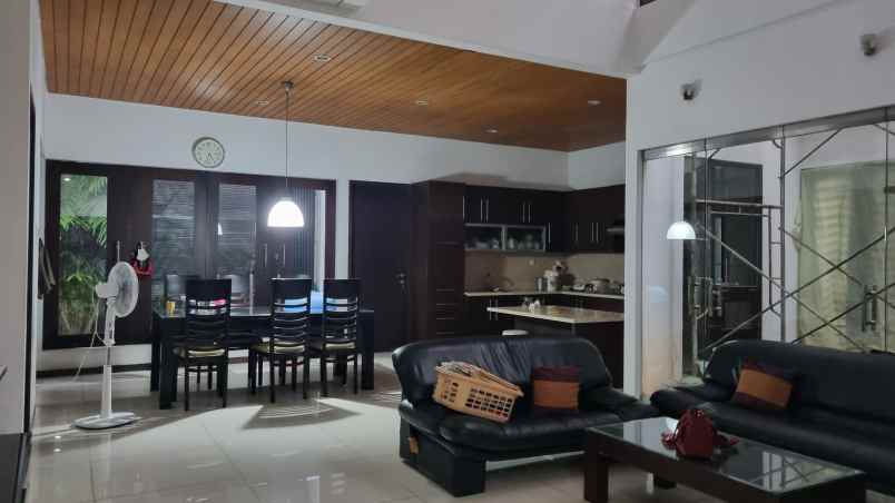 rumah villa artha gading kelapa