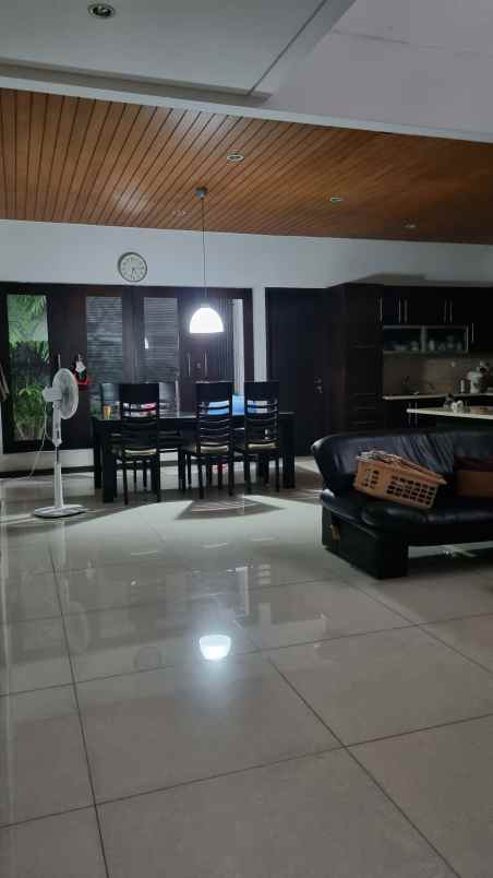 rumah villa artha gading kelapa