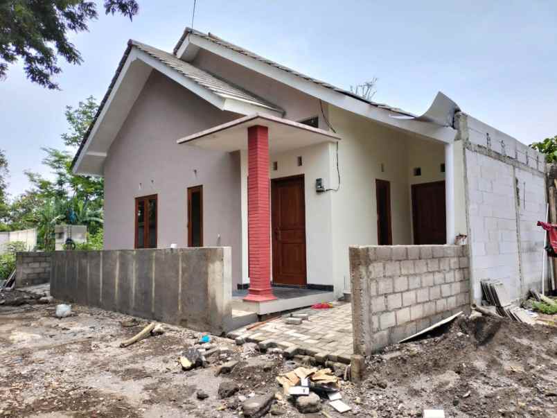 strategis rumah luas murah di sleman utara jogja